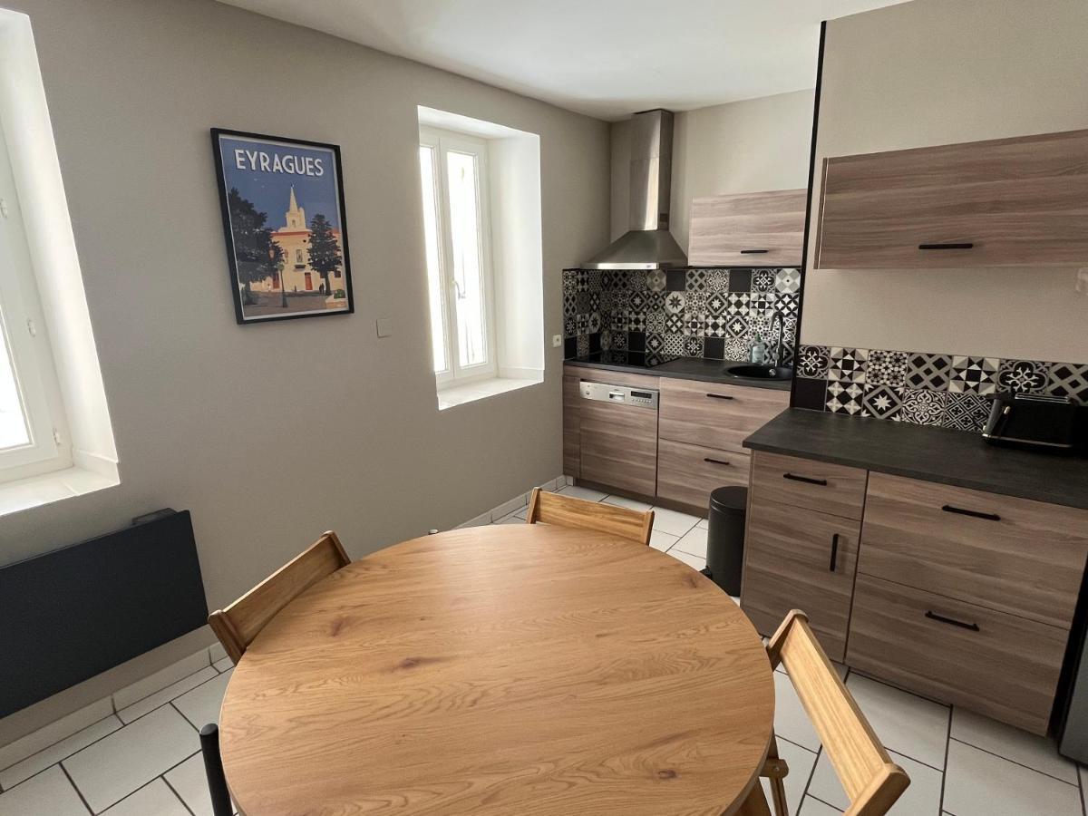 Bel Appartement 2 Chambres Au Coeur Du Village Eyragues Exteriér fotografie