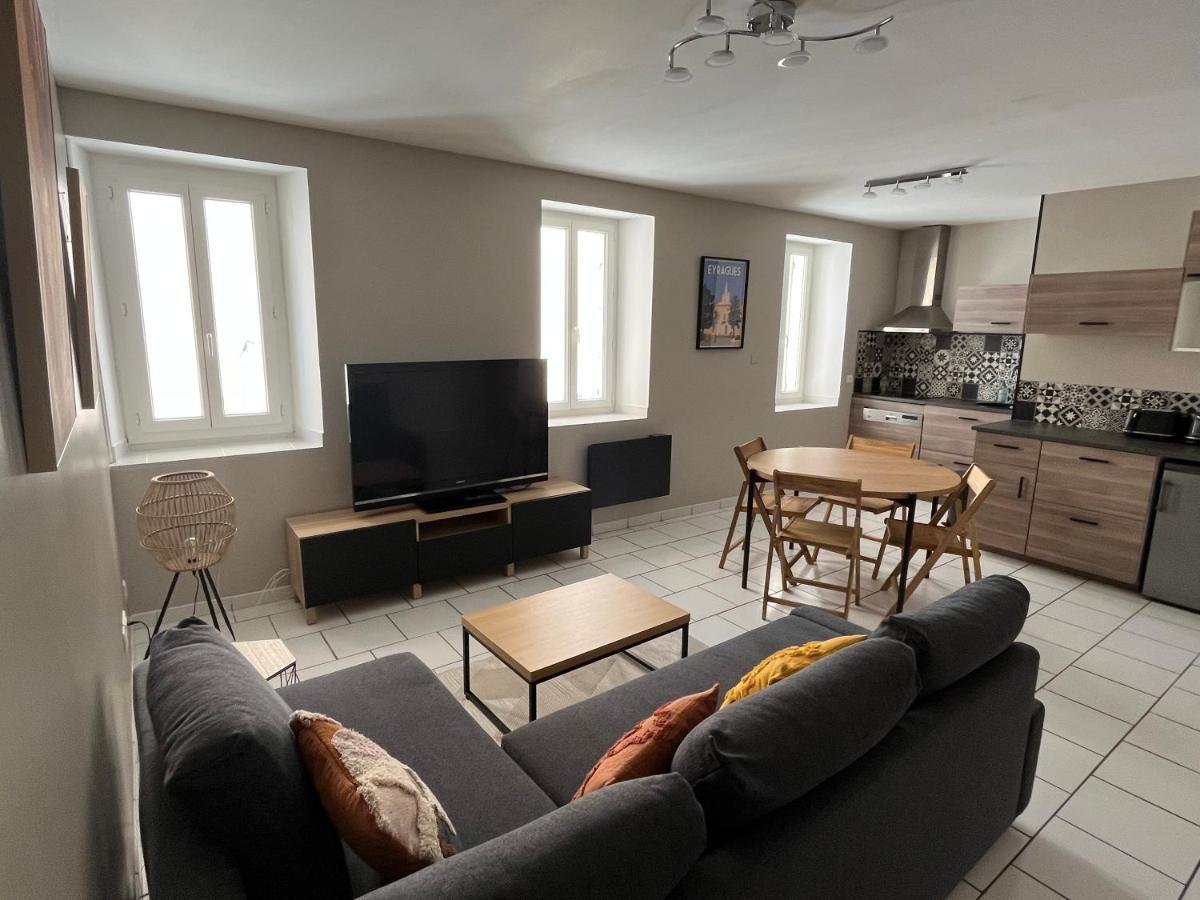 Bel Appartement 2 Chambres Au Coeur Du Village Eyragues Exteriér fotografie